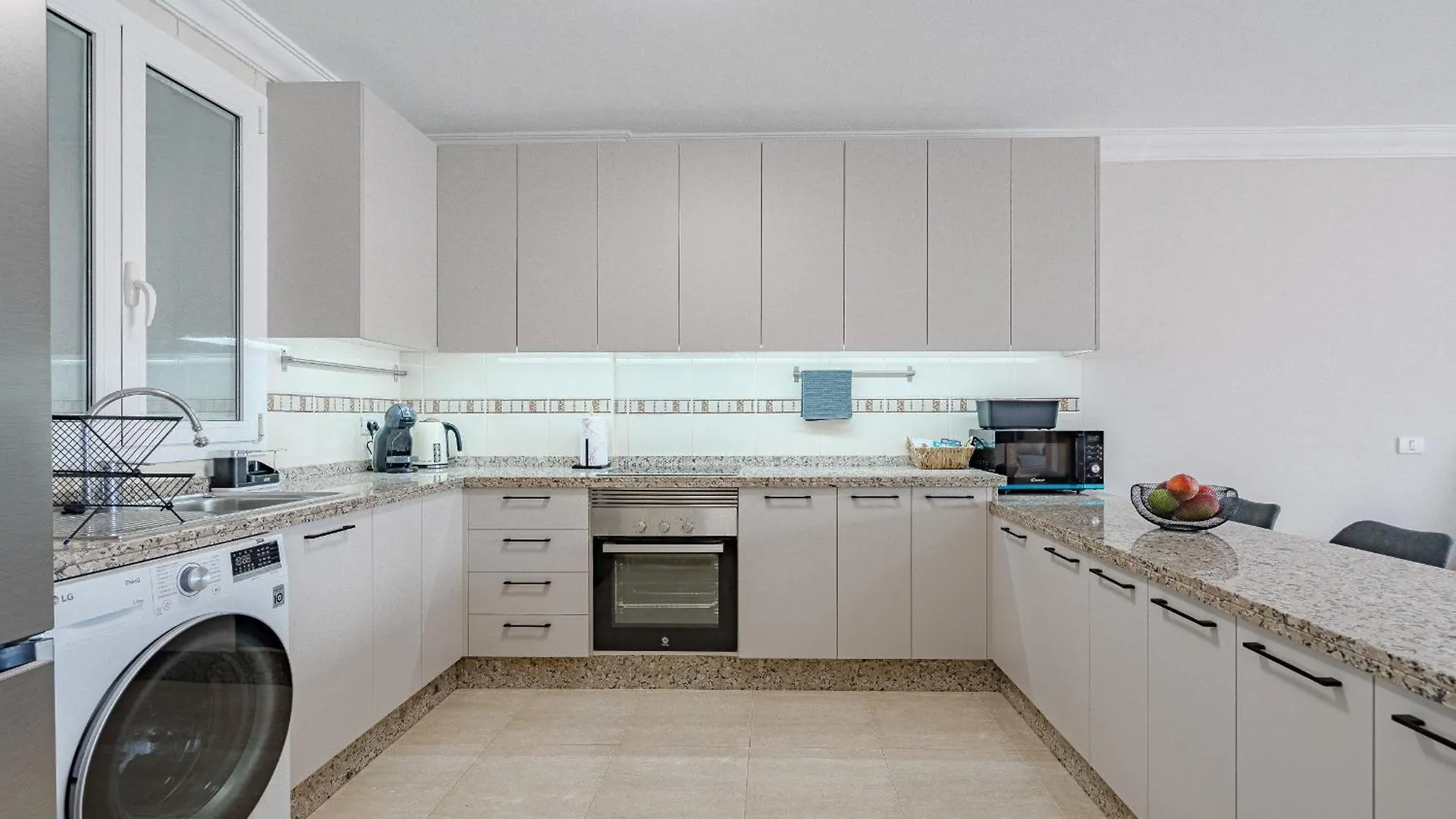 The Sunset - 2 Bedroom Apartment Costa Adeje  阿德耶